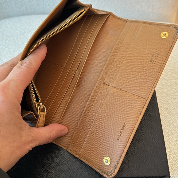 Prada - Picture 10 of 14